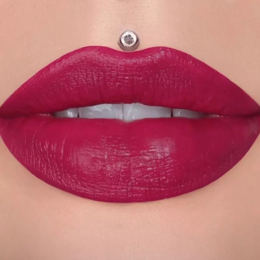 Jeffree Star Velvet Trap Major Attitude Matte Lipstick